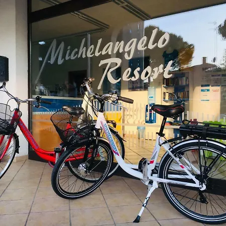 פארק נופש Michelangelo & Family 3*