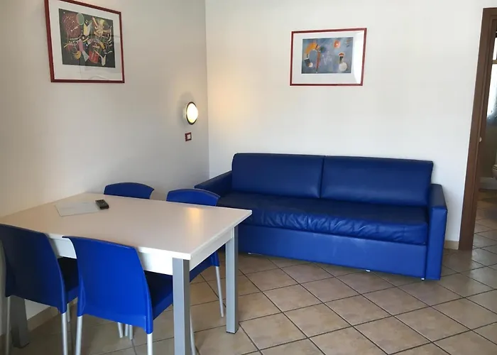 Michelangelo & Family 3* ليدو دي سبينا