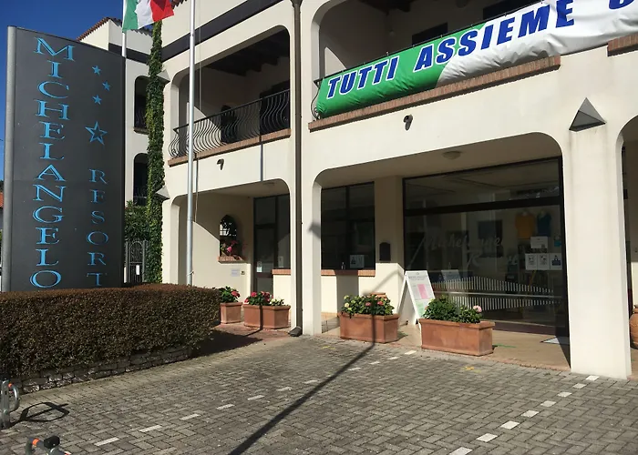 Michelangelo & Family