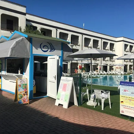 Michelangelo Holiday&family